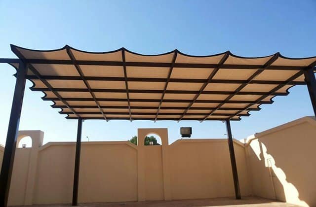 مظلات متنقلة