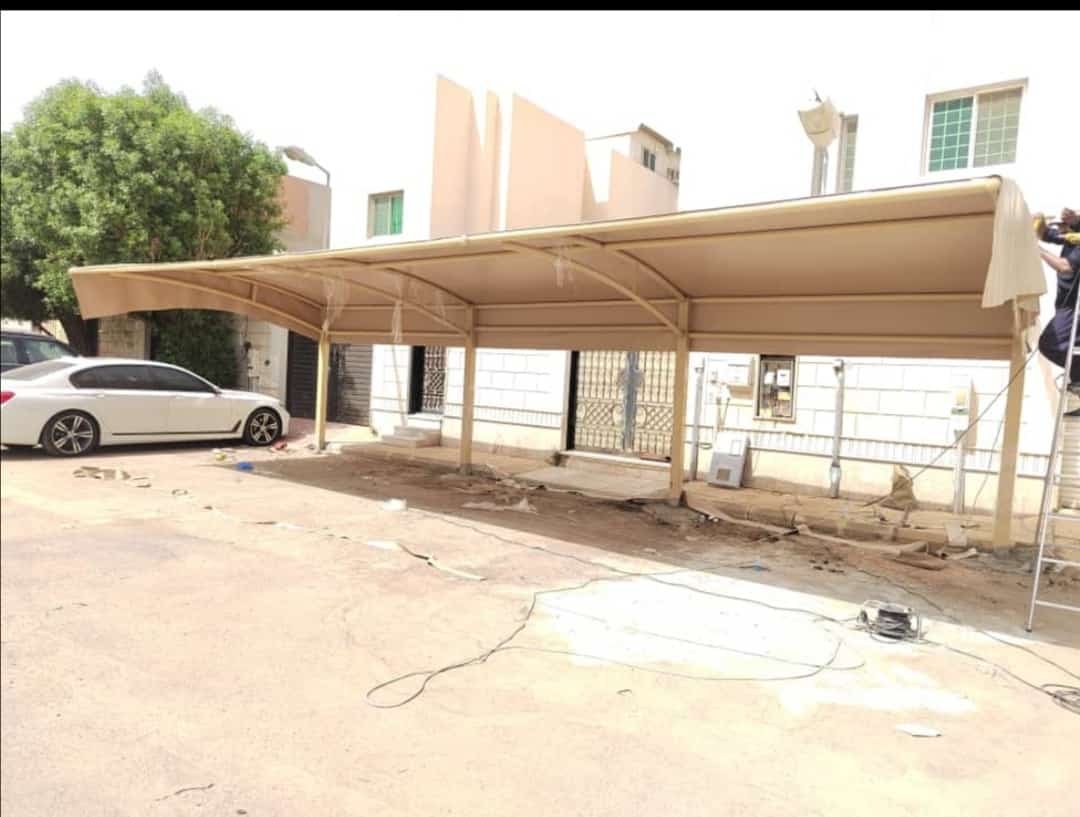 مظلات هرمية